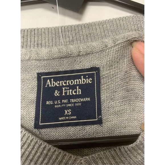 NWT Abercrombie Sweater - Picture 4 of 7